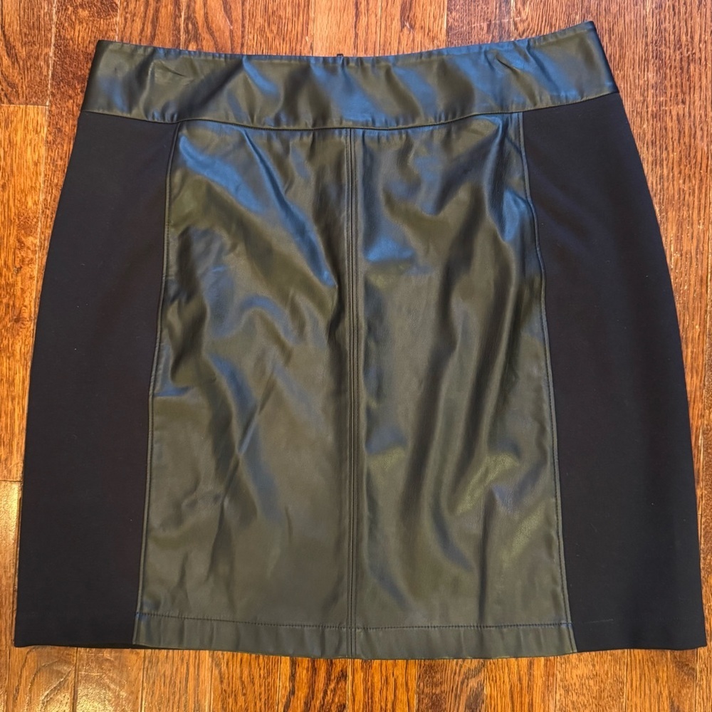 Cabi Women’s Black Faux Leather Miranda Panel Skirt Size 14 Mini Business Casual